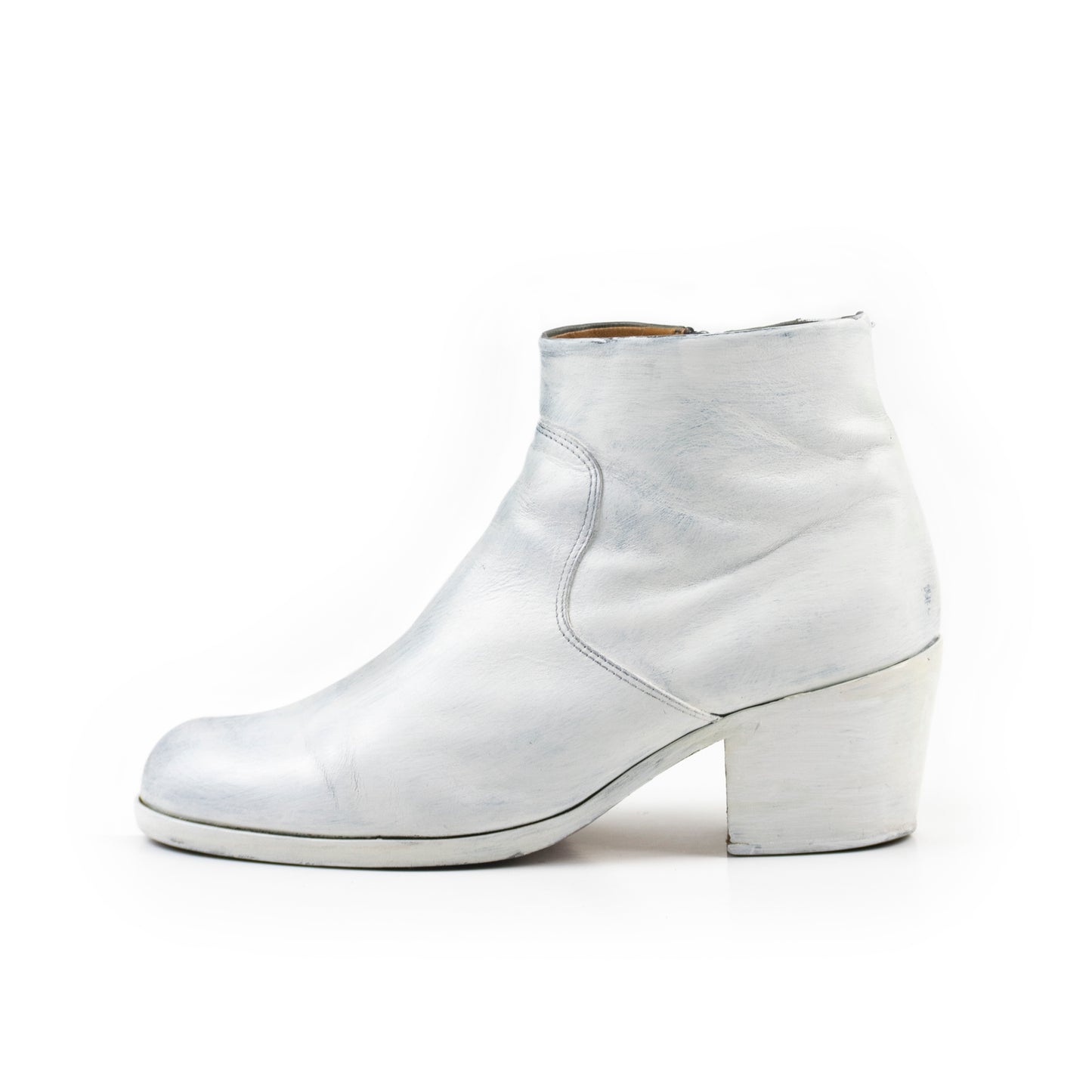 Martin Margiela F/W 2007 Cuban Heel Boots in Painted White Leather